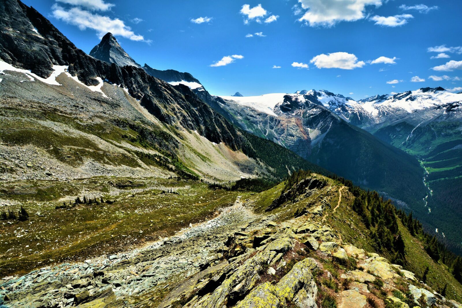 Mountain scenery of Glacier National Park as seen from the top of Perley Rock, 2400 m (British Columbia, Canada)